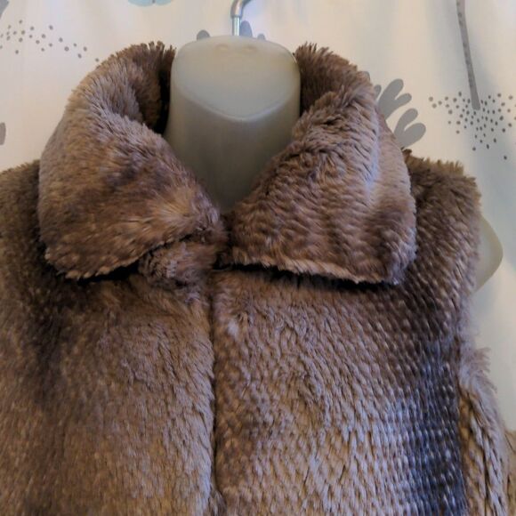 Aqua Taupe Faux Fur Vest w/ Wide Collar Size S - Picture 2 of 11